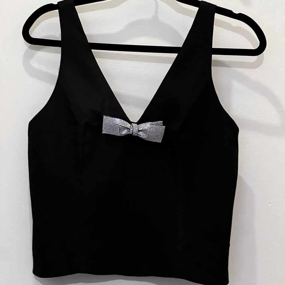 Elegant Black Sleeveless Top with Bow Accent